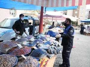 Nilüferin pazarlarında Koronavirüs önlemi