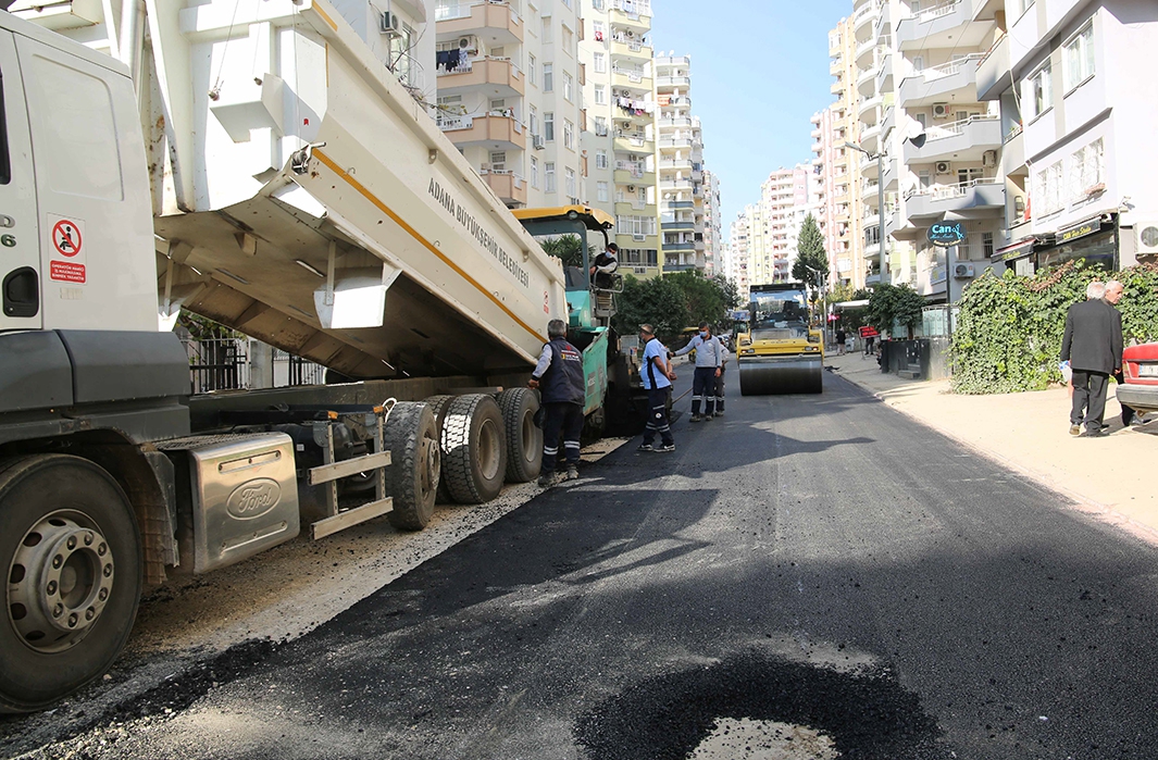 Başkan Zeydan Karalar kentin eksiklerini birer birer gideriyor