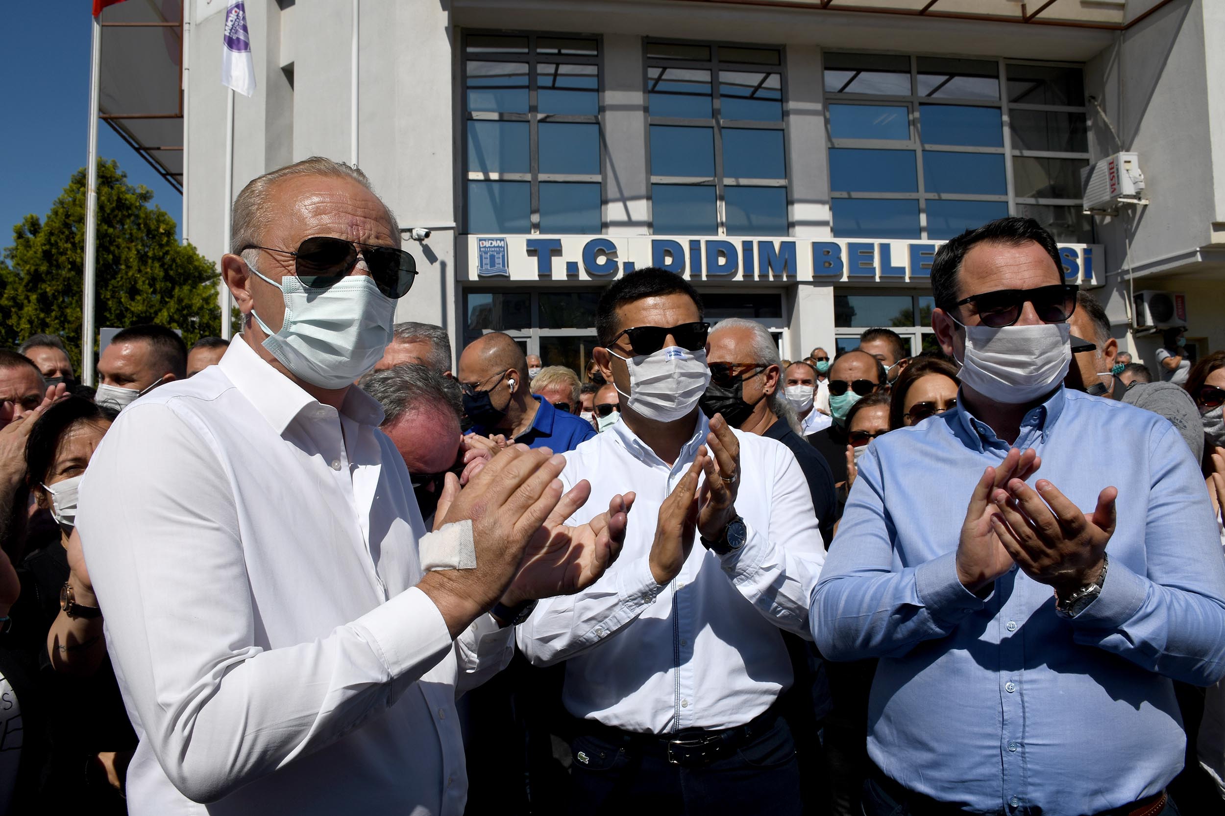 KUŞADASI'NDAN DİDİM BELEDİYE BAŞKANI ATABAY'A DESTEK