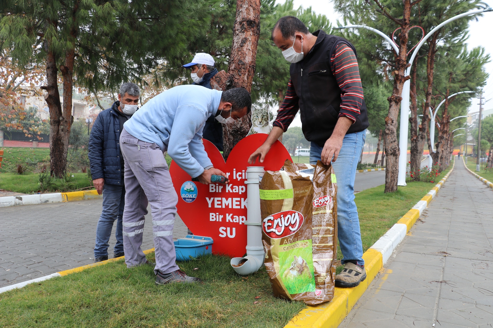 Söke’de Pandemi sürecinde sokak hayvanları aç kalmayacak